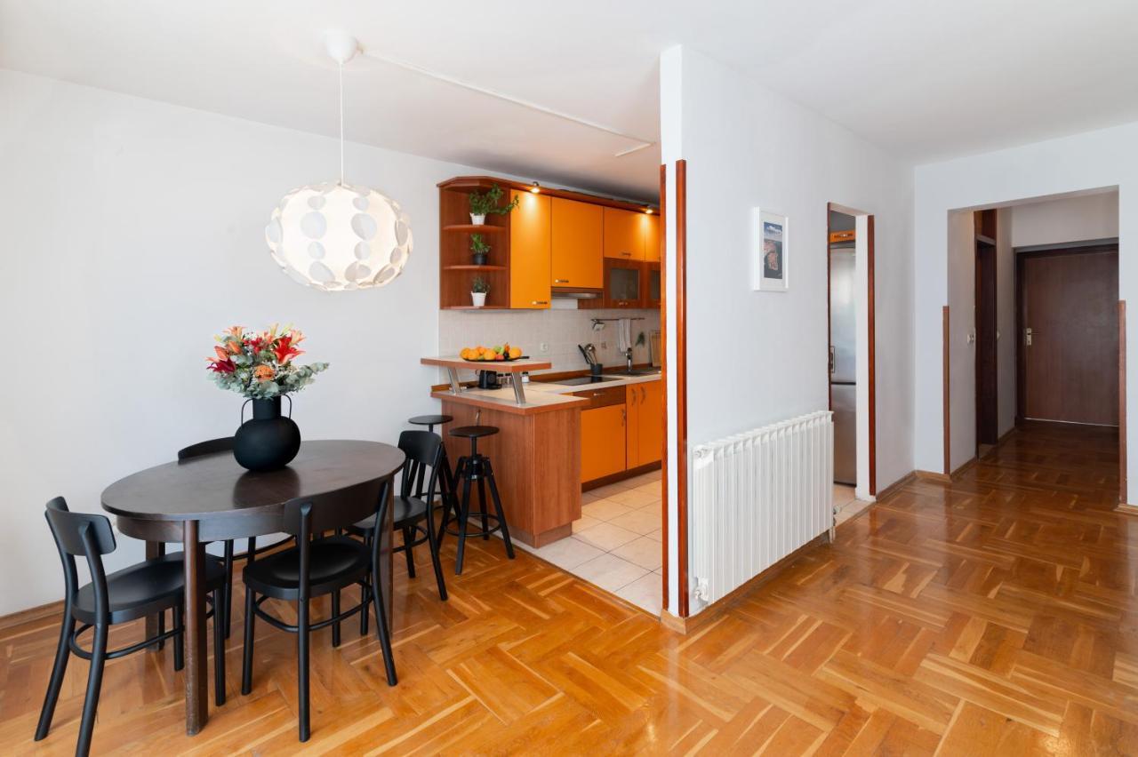Apartament Oblica Apartment